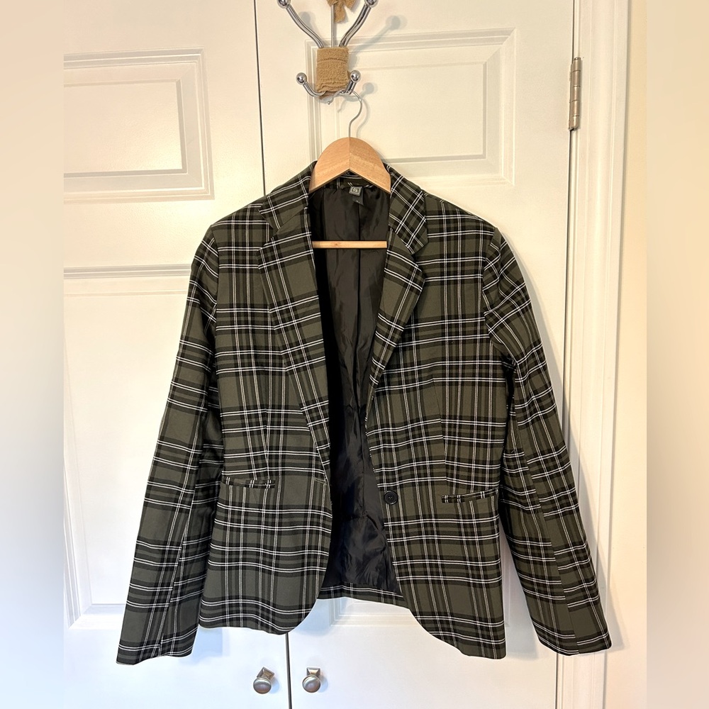 Francesca’s sage green plaid blazer, size L, stretchy